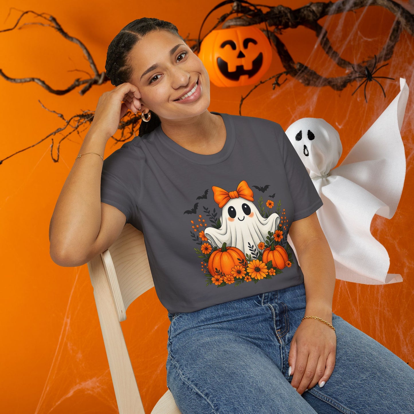 Cute Ghost Halloween T-Shirt – Pumpkin & Floral Graphic Tee for Women, Fall Aesthetic Spooky Season Shirt